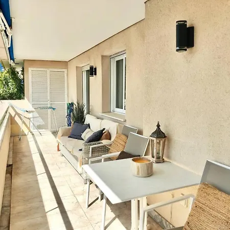 Bright And Airy In Puerto Banus *