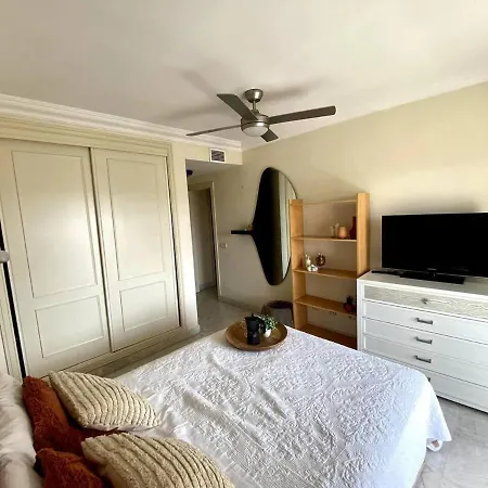 Apartment Bright And Airy In Puerto Banus Marbella