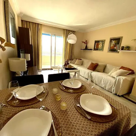 Apartment Bright And Airy In Puerto Banus *